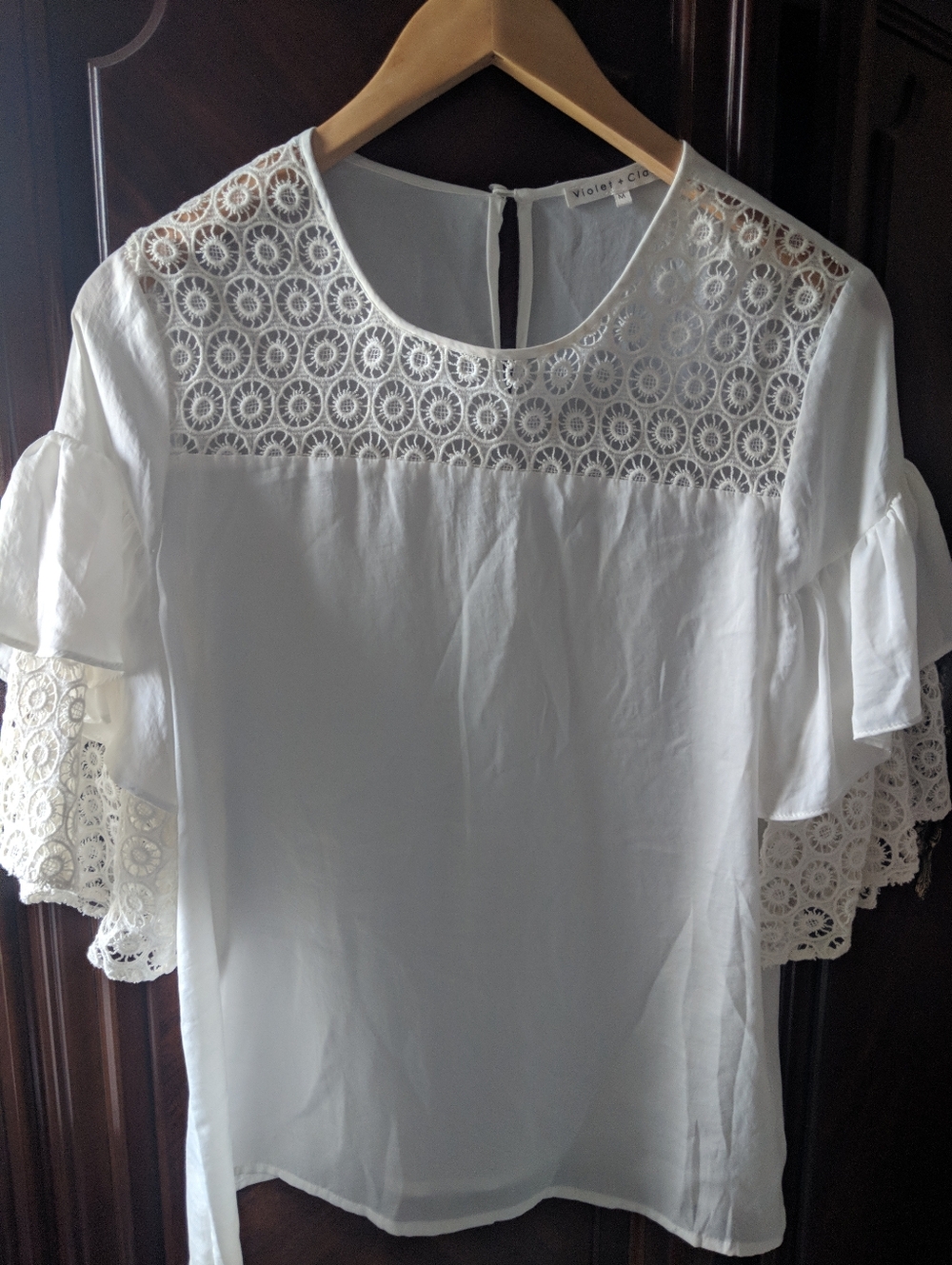 Violet & Claire White Crochet Ruffle Sleeve Blouse